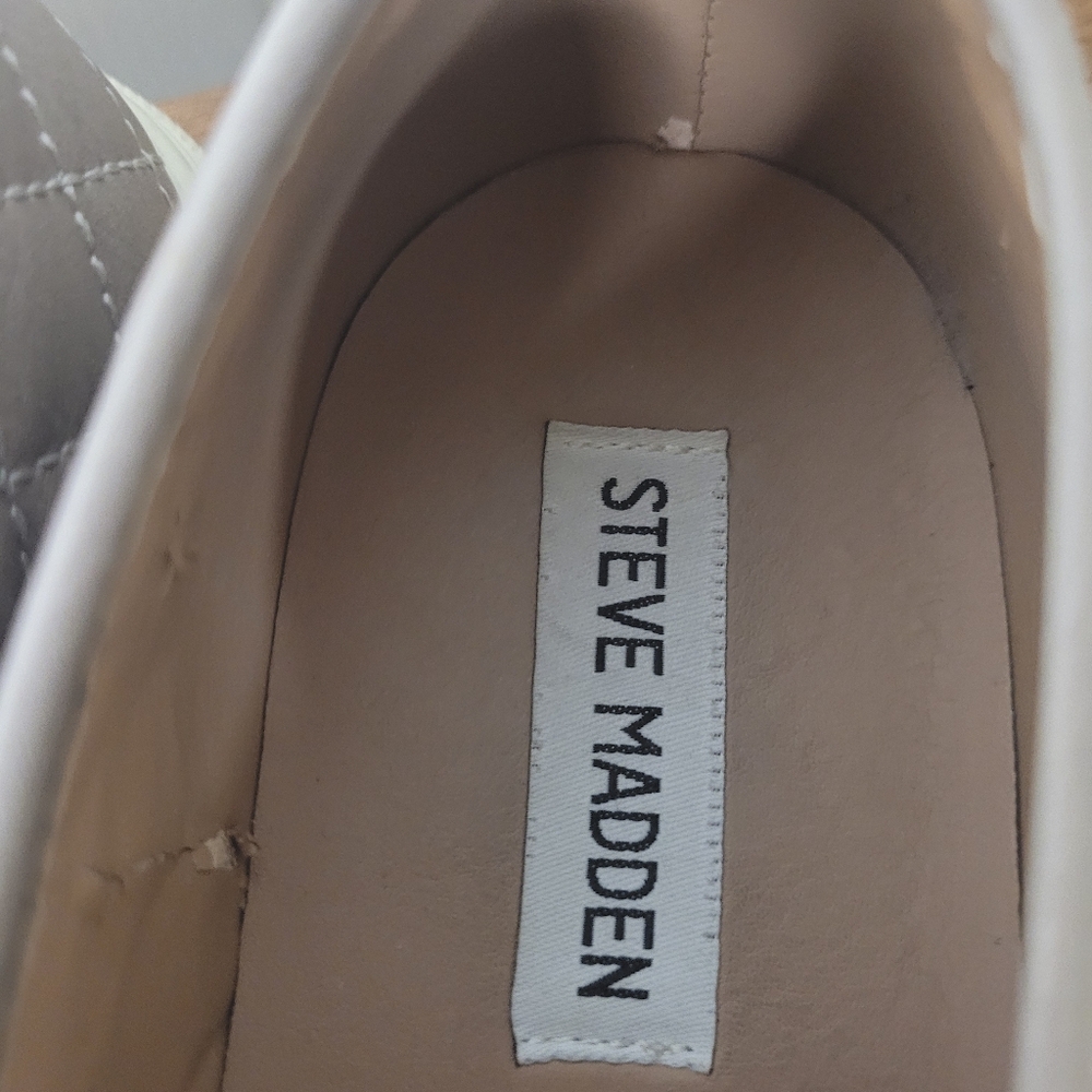 Steve Madden‎ Quilted Ecentrcq Tan Slip-on Shoes Size 8B - Picture 3 of 6